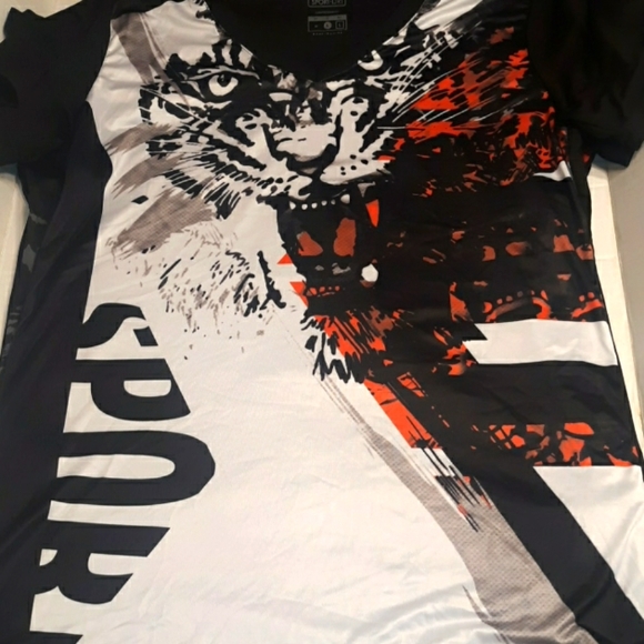 NWT Women's Set 3 Printed Athletic v-neck Tees - Picture 16 of 16